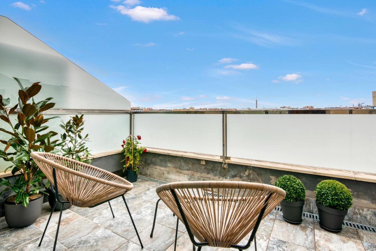 Cozy Penthouse, 20 Min To Downtown, Alcala Norte Madrid Bagian luar foto
